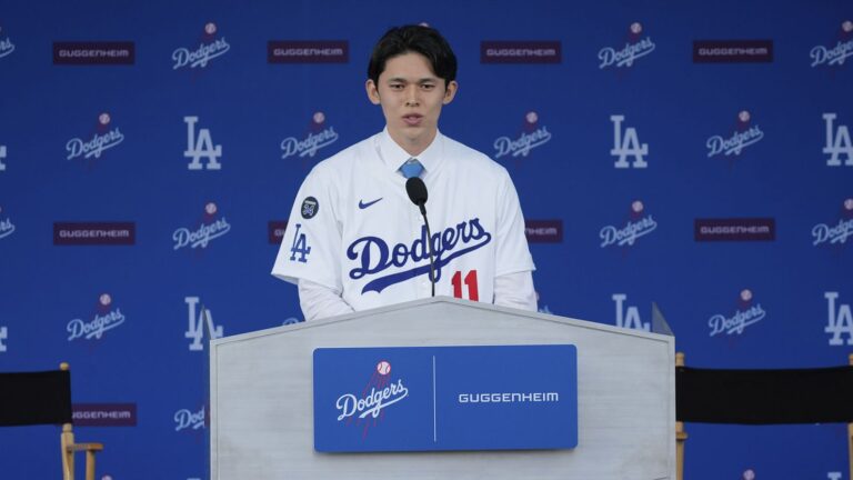 Roki Sasaki Signs with Los Angeles Dodgers