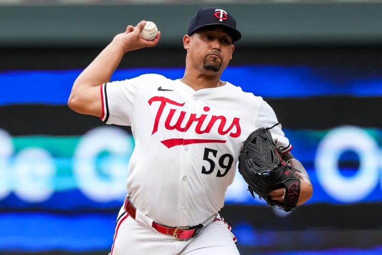Phillies Acquire Star Reliever Jhoan Duran from Twins