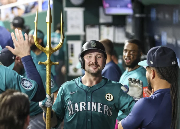 Mariners’ Cal Raleigh Breaks Switch-Hitter HR Record, Ties Franchise Record