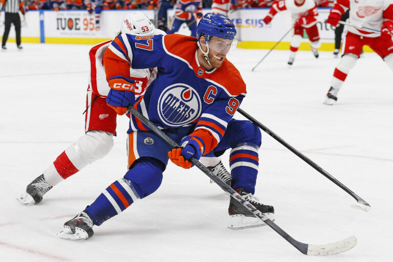 Connor McDavid signs two-year, $25 million extension with Oilers