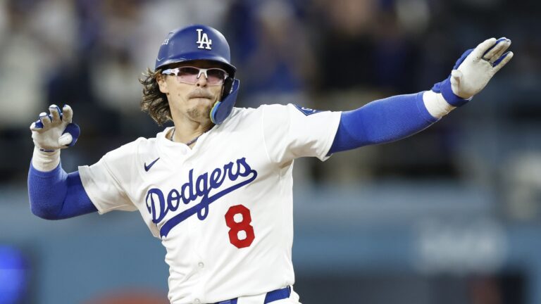 Los Angeles Dodgers Re-Sign Kiké Hernández to One-Year, $4.5 Million Deal